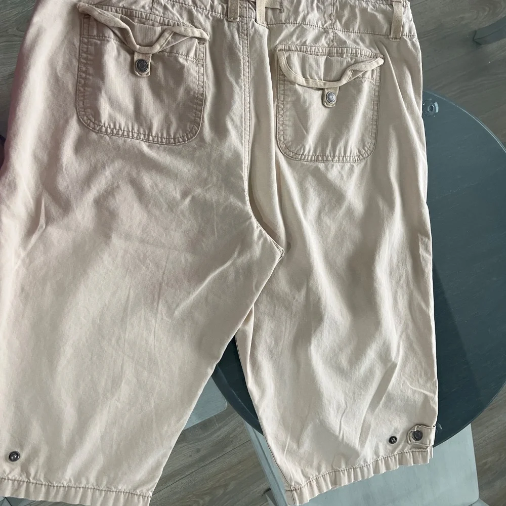 Capris - Picture 4 of 4